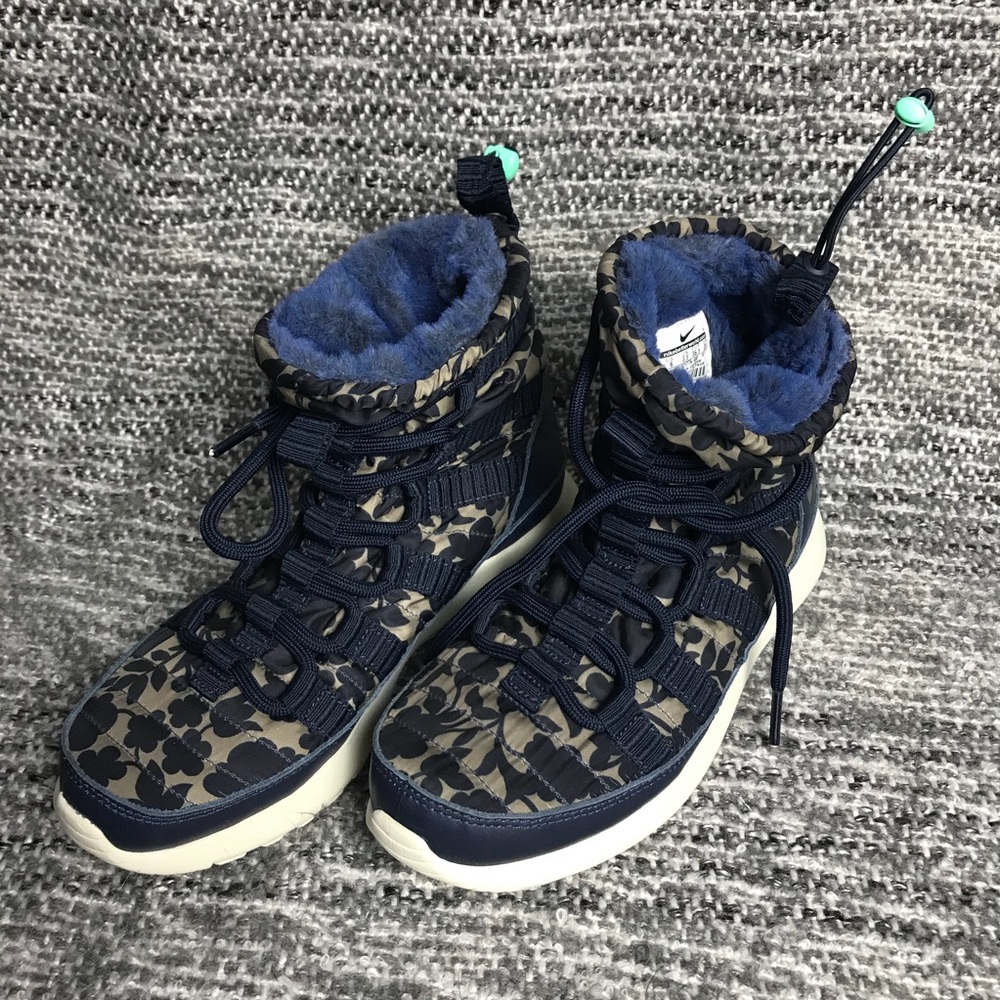 Nike Roshe Hi-Lib Sneaker Boots in Purple&Cream